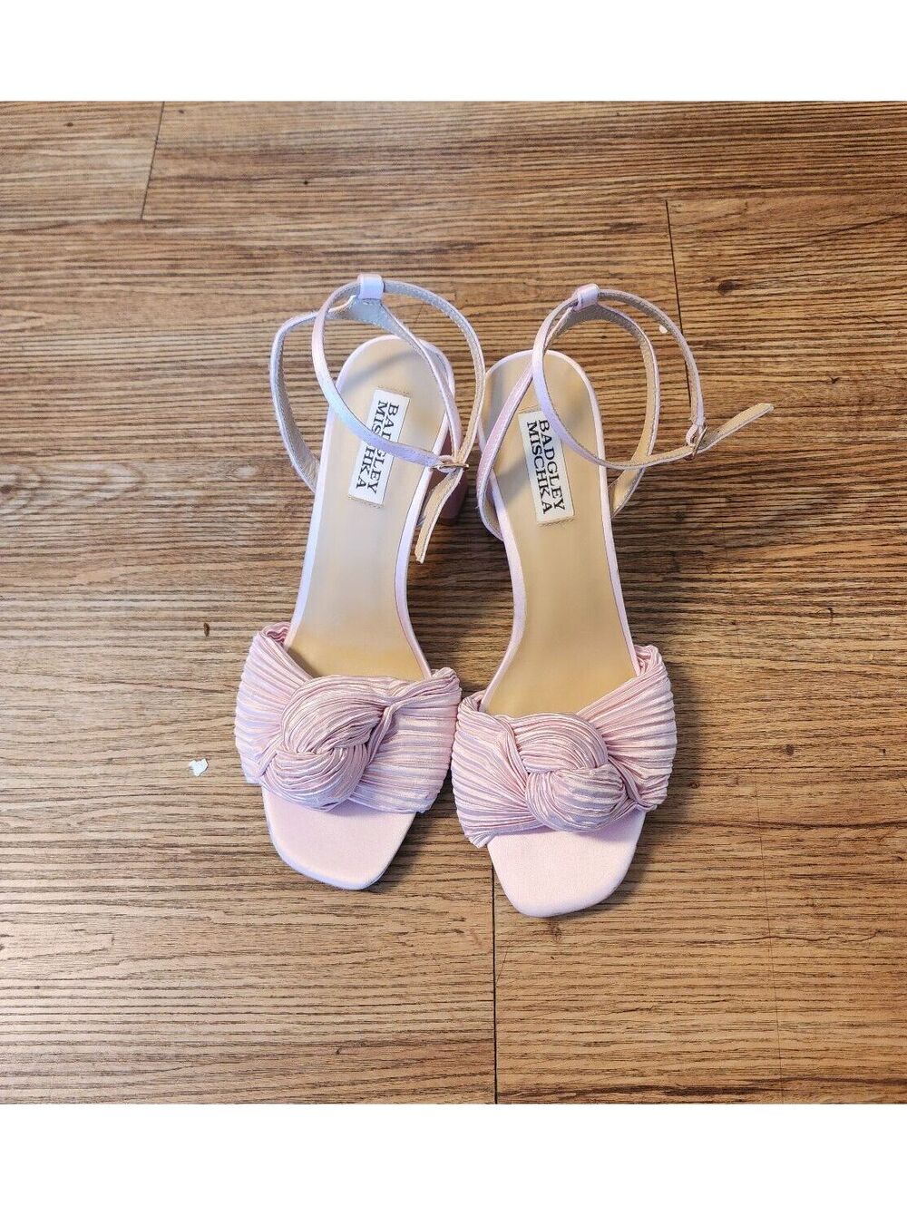 Size 7.5 Badgley Mischka Pink Knotted Strap Block Heel Sandals Size 7.5